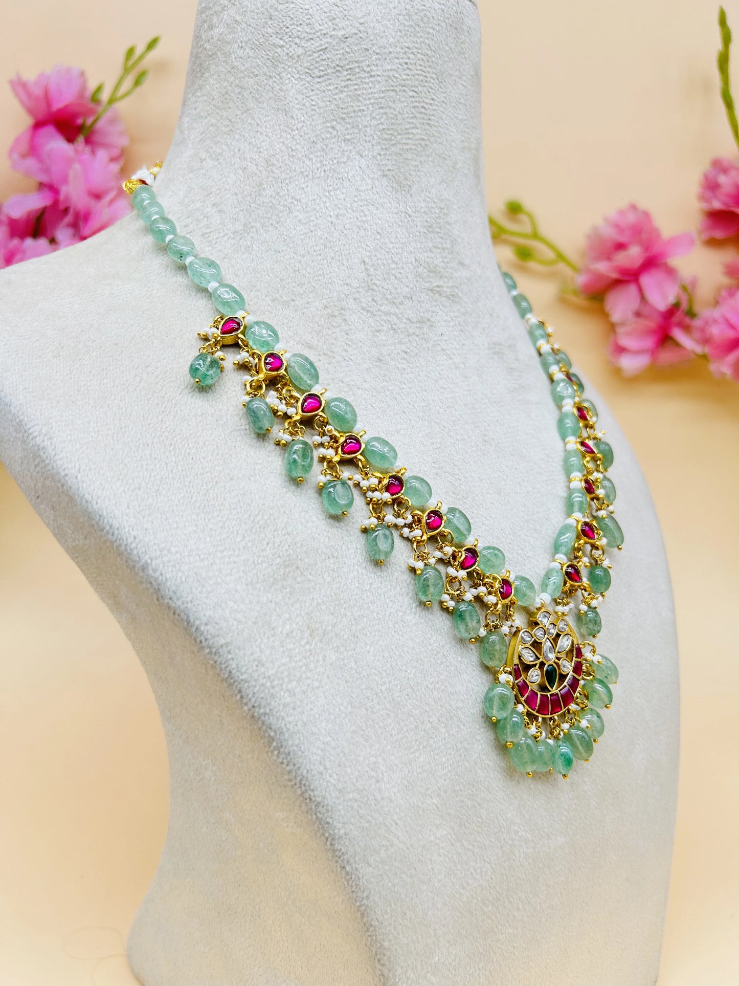 GREEN JADAU KUNDAN NECKLACE