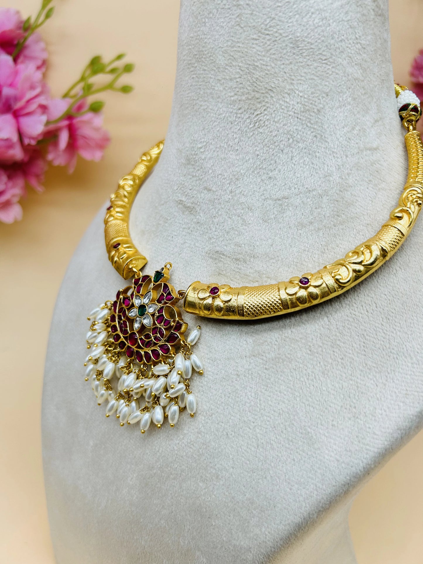 HASLI KUNDAN NECKLACE