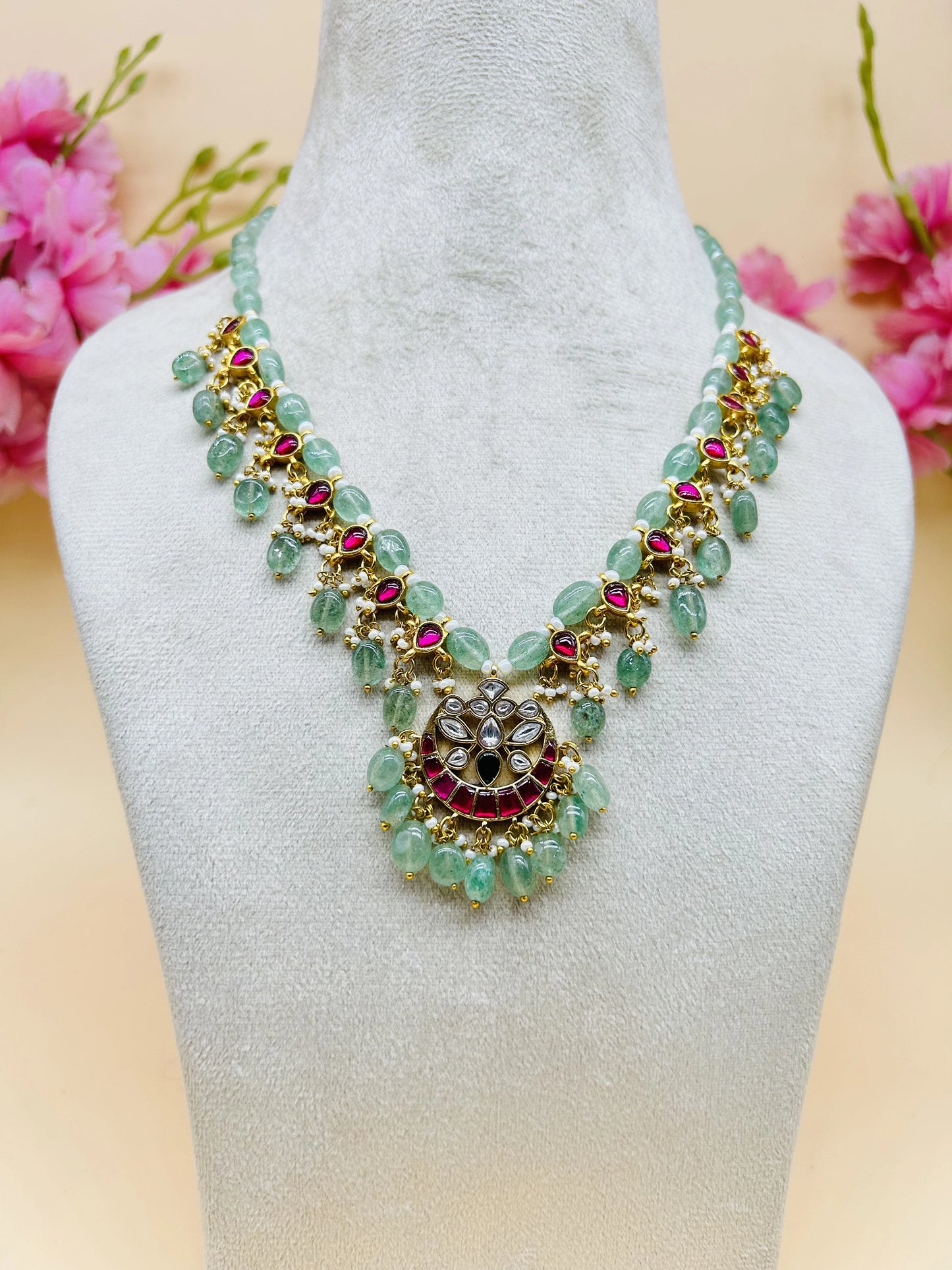 GREEN JADAU KUNDAN NECKLACE