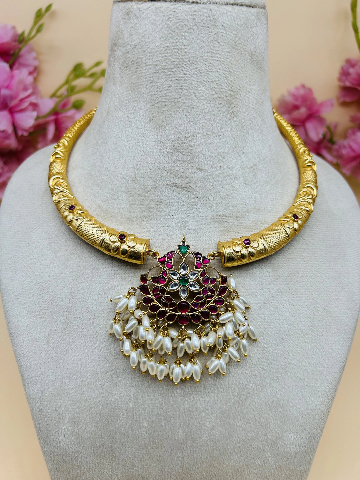 HASLI KUNDAN NECKLACE