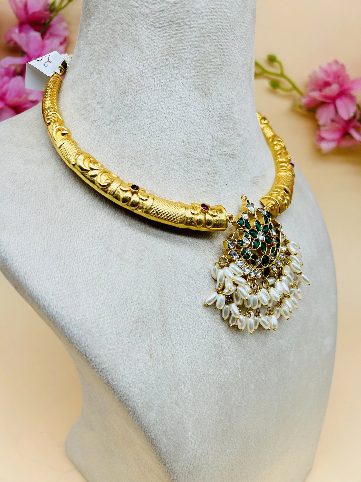 HASLI KUNDAN NECKLACE