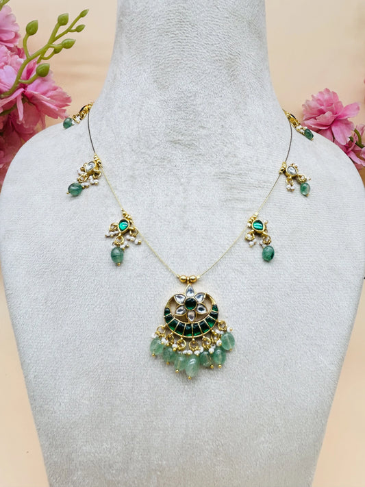 INVISIBLE CHAIN PENDANT SET