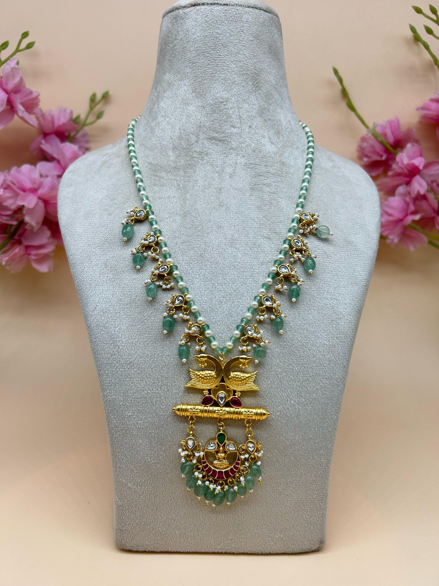 LAXMI KUNDAN NECKLACE SET