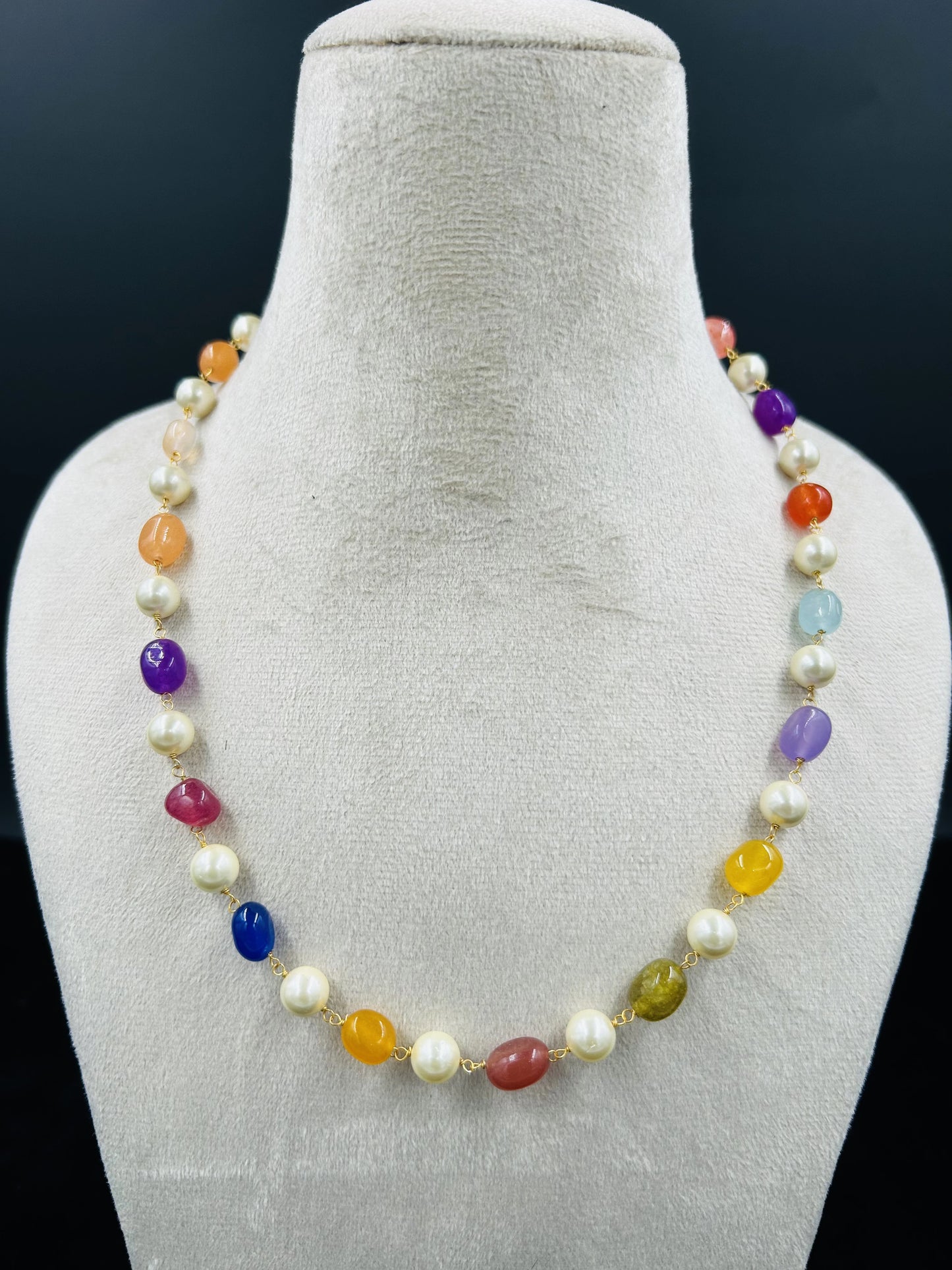 MULTI COLOUR NECKLACE
