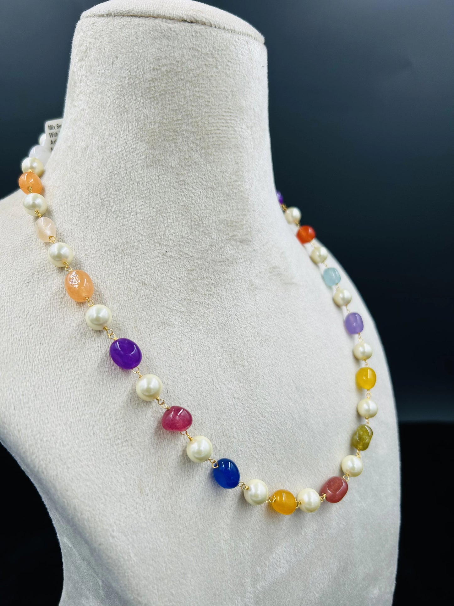 MULTI COLOUR NECKLACE