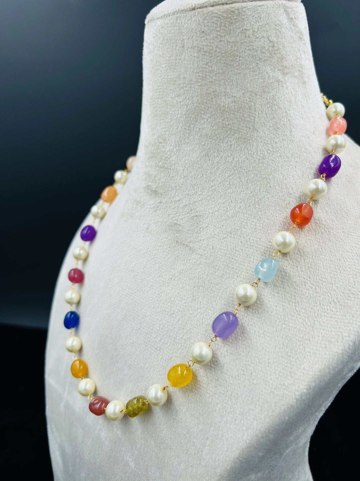 MULTI COLOUR NECKLACE