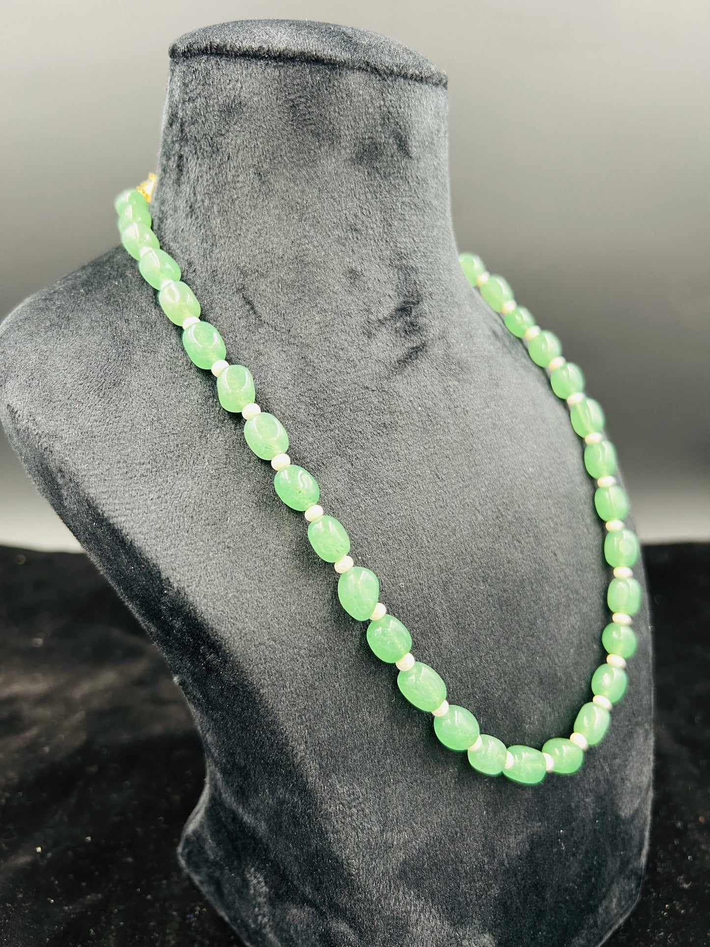 QUARTZ 1 LINE NECKLACE
