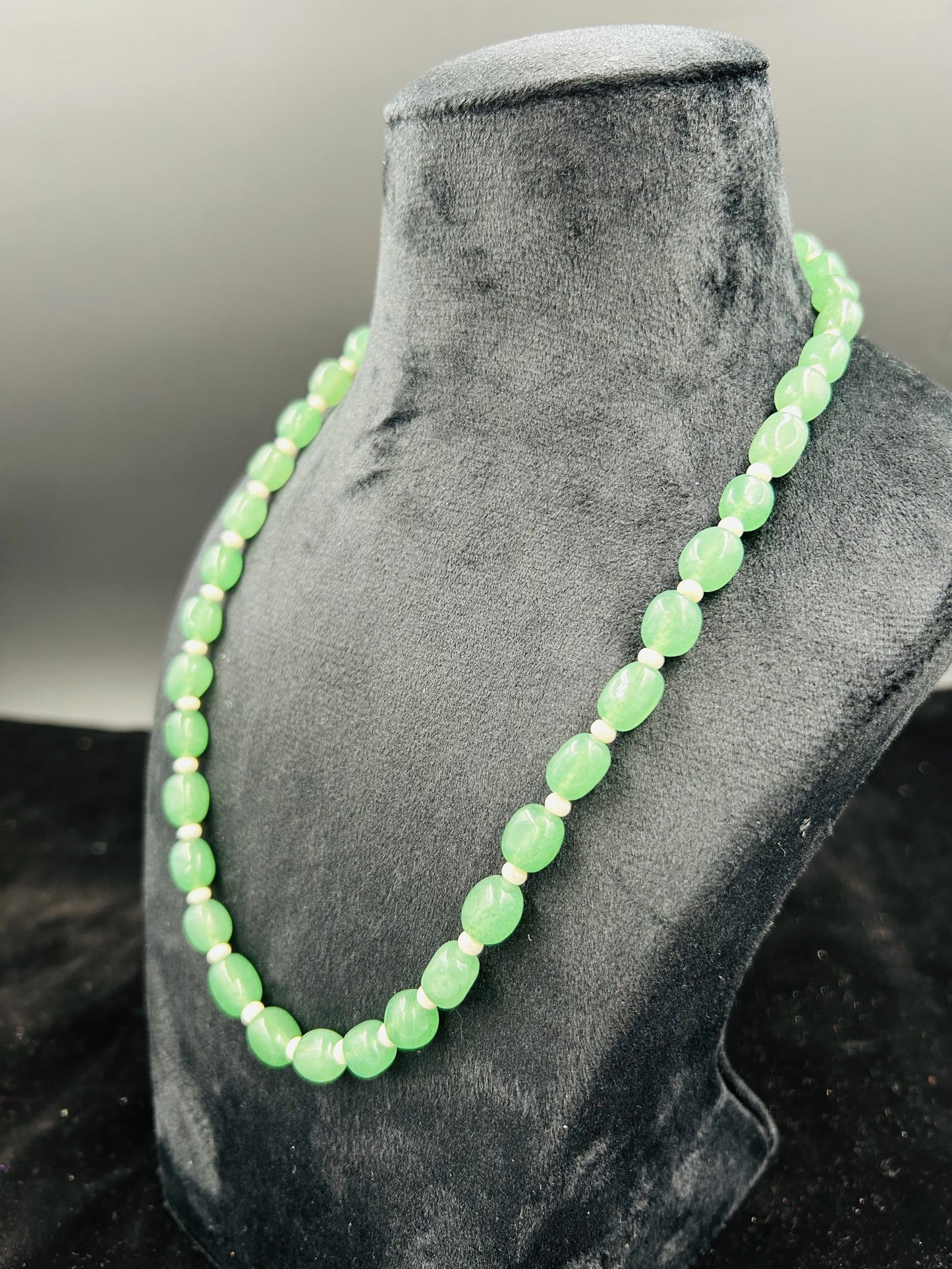 QUARTZ 1 LINE NECKLACE